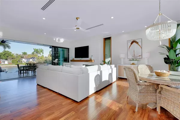 Sarasota, FL 34236,161 S POLK DR