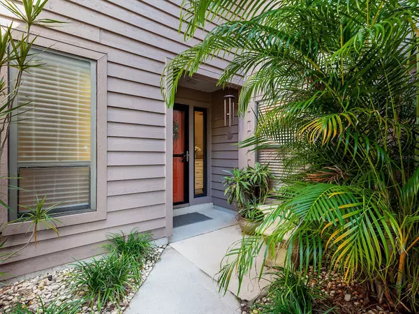 Sarasota, FL 34238,6094 WILSHIRE BLVD #8