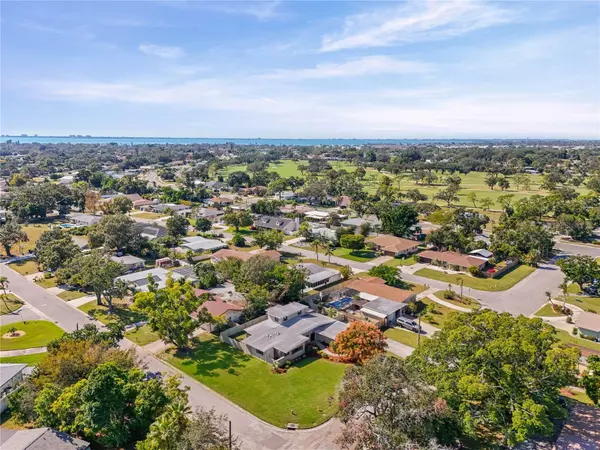 Sarasota, FL 34243,6916 WAVERLY ST