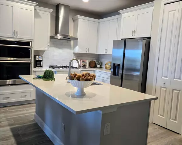 Bradenton, FL 34212,235 OKEEFFE CIR