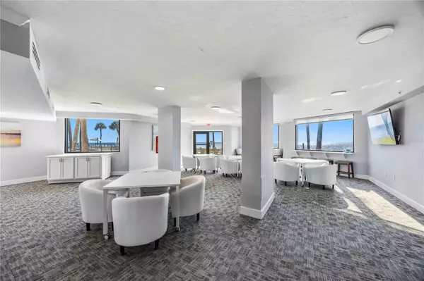 Longboat Key, FL 34228,1050 LONGBOAT CLUB RD #301