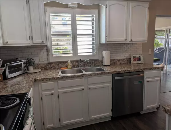 Tampa, FL 33611,2914 TRUDY LN