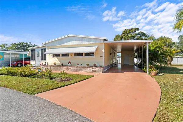 Bradenton, FL 34203,808 53RD AVE E #108