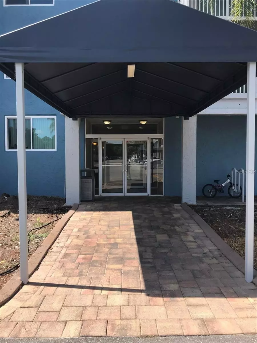 Sarasota, FL 34237,2650 COCONUT BAY LN #521