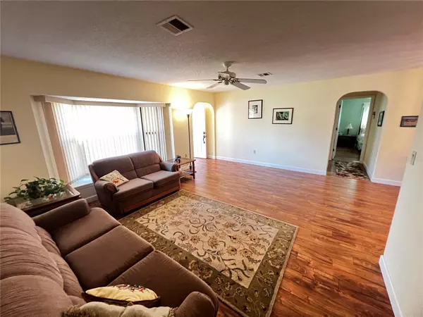 Port Charlotte, FL 33952,2355 LAKESHORE CIR