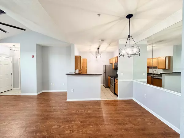 Bradenton, FL 34210,4802 51ST ST W #106