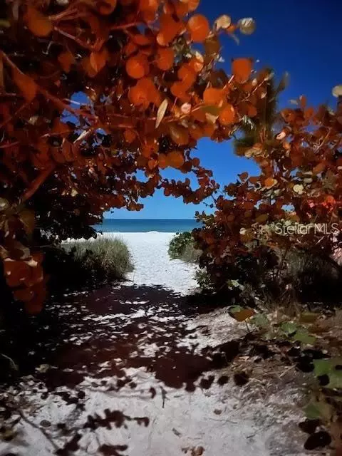 Holmes Beach, FL 34217,2908 AVENUE B