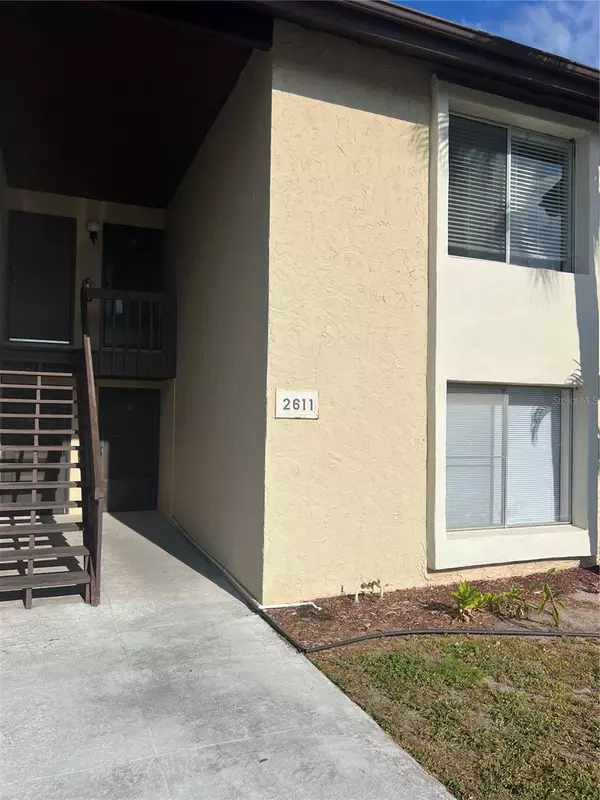 2611 PINE LAKE TER #B, Sarasota, FL 34237