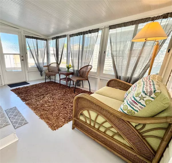 Bradenton, FL 34210,10315 CORTEZ RD W #30-2