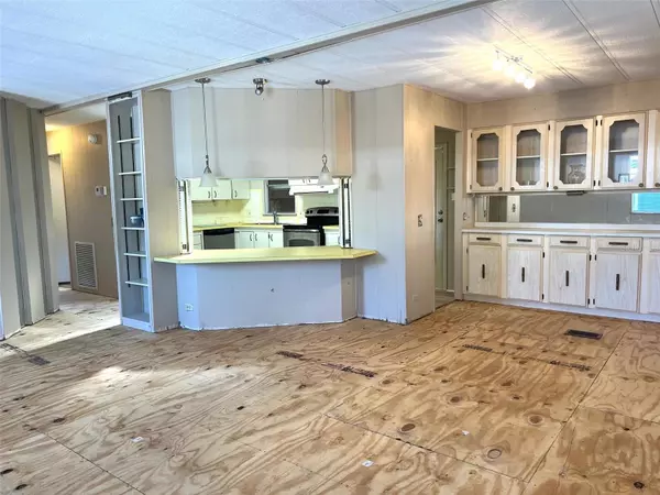 North Port, FL 34287,568 FAIRMOUNT DR