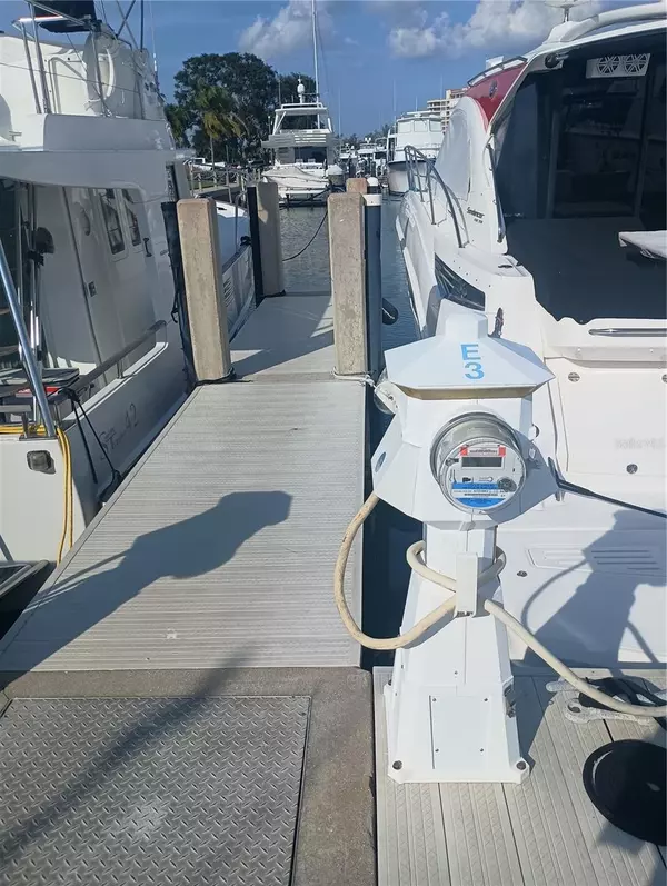 Longboat Key, FL 34228,2800 HARBOURSIDE DR #E-03