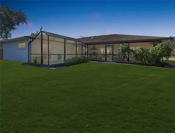 Sarasota, FL 34235,2042 COUNTRY MEADOWS PL