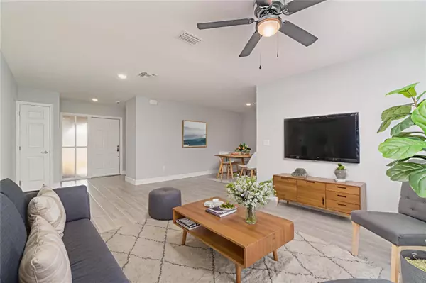 Port Charlotte, FL 33948,1247 PRICE CIR NW