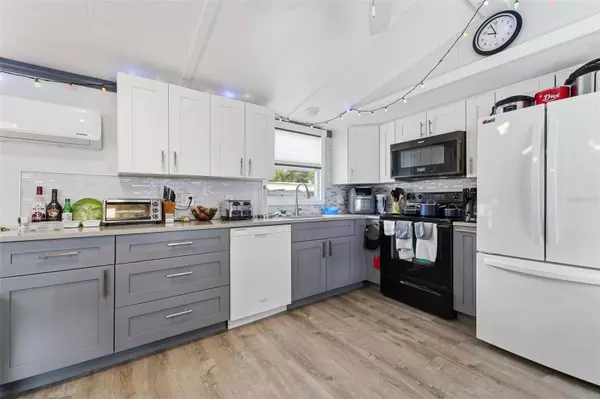 St Petersburg, FL 33709,4189 78TH ST N, LOT 27