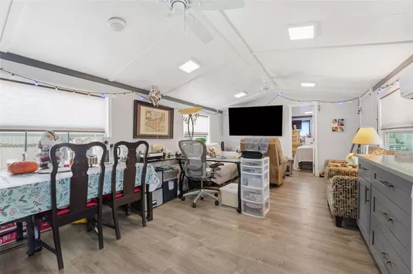 St Petersburg, FL 33709,4189 78TH ST N, LOT 27