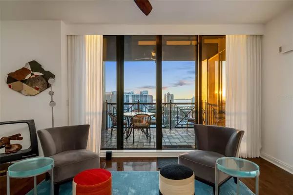 Sarasota, FL 34236,50 CENTRAL AVE #14D