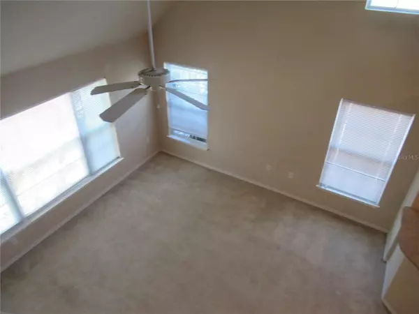 Sarasota, FL 34233,5601 ROSEHILL RD #203