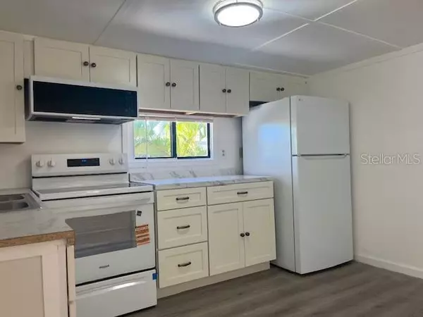 Bradenton, FL 34210,10315 CORTEZ RD W RD #1B