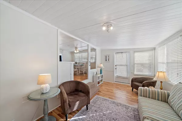 Palmetto, FL 34221,43 EDESSA DR