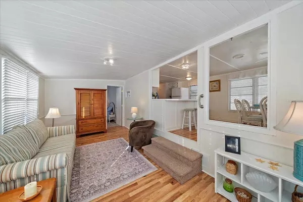 Palmetto, FL 34221,43 EDESSA DR