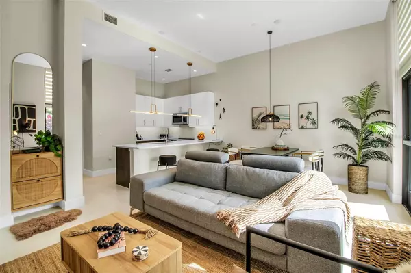 Sarasota, FL 34236,1558 4TH ST #208