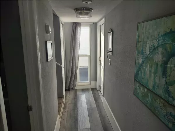 Bradenton, FL 34209,10125 MANATEE AVE W #A4