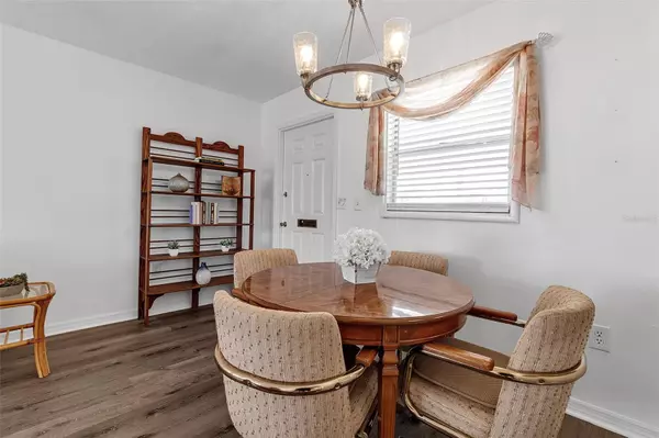 Bradenton, FL 34207,2305 BAYSHORE GARDENS Pkwy