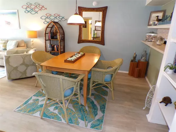 Bradenton Beach, FL 34217,1801 GULF DR N #238