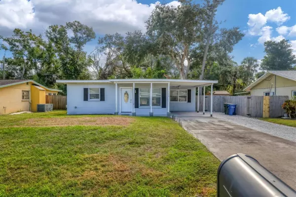 3224 WILLIAMSBURG ST, Sarasota, FL 34231