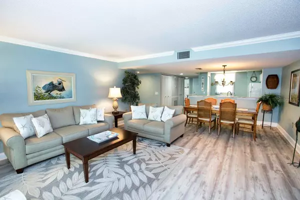 Bradenton, FL 34210,106 WILD PALM DR #106