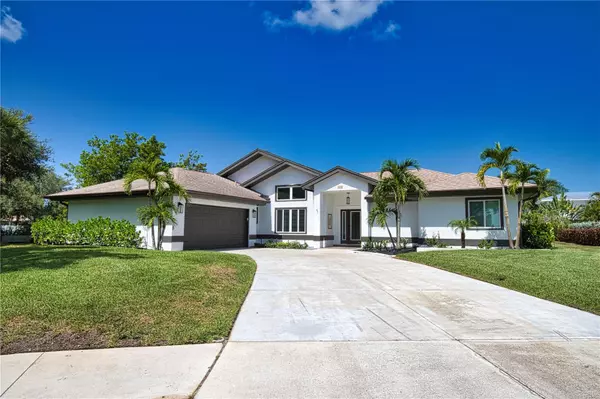 Nokomis, FL 34275,421 BAYSIDE LN