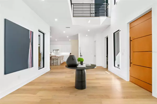 Sarasota, FL 34239,2177 SUNNYSIDE PL