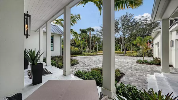 Sarasota, FL 34242,656 TROPICAL CIR