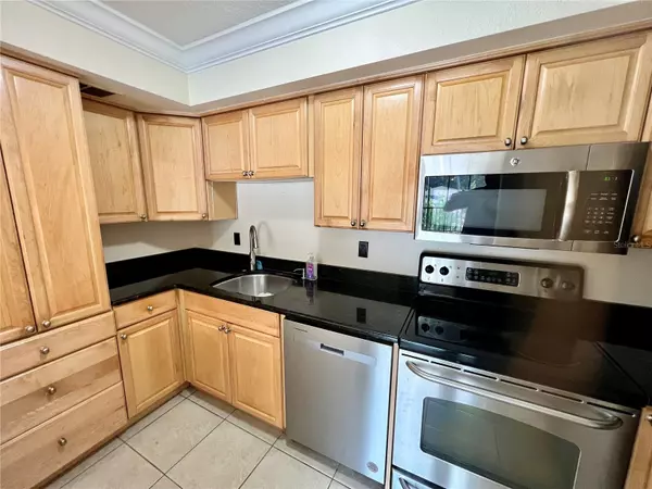 Sarasota, FL 34236,631 N ORANGE AVE #201