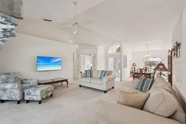 Bradenton, FL 34203,3817 GARDEN LAKES ESTATES DR