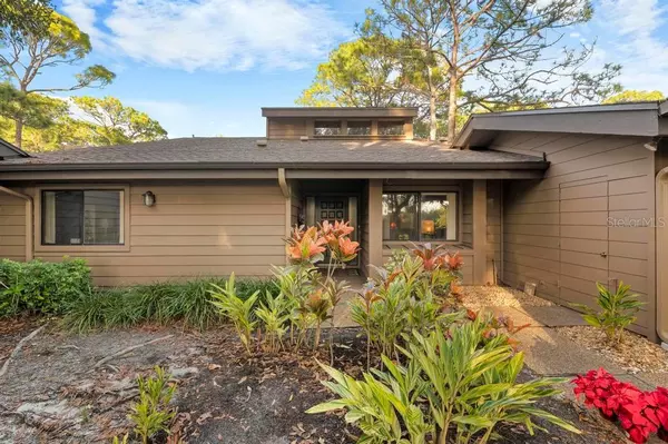 Sarasota, FL 34235,4699 CHANDLERS FORDE #23