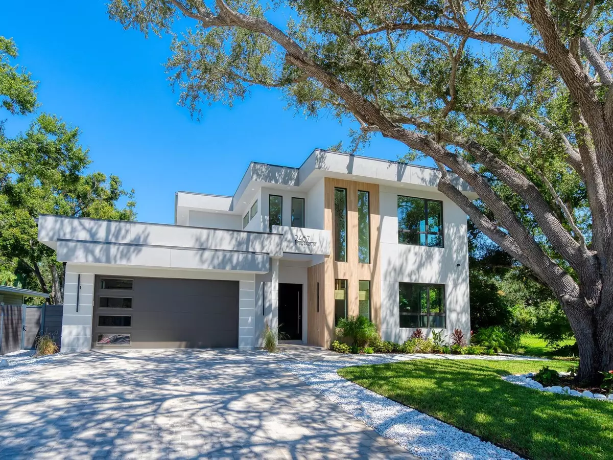 Sarasota, FL 34239,2467 HYDE PARK ST