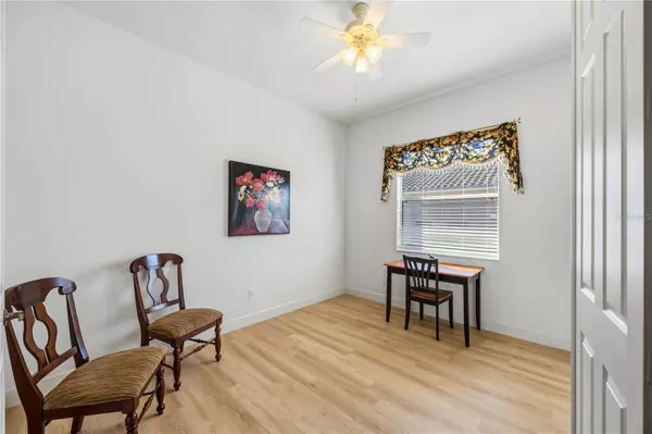 Sarasota, FL 34243,4218 64TH DR E