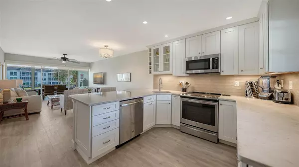 Longboat Key, FL 34228,4370 CHATHAM DR #204