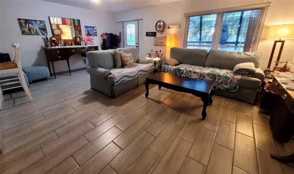 Bradenton, FL 34207,3303 FLORIDA BLVD