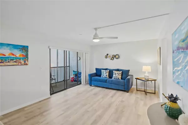 Sarasota, FL 34242,6157 MIDNIGHT PASS RD #E23