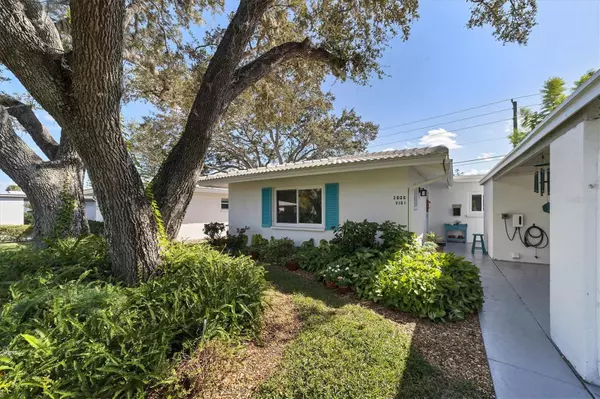 Sarasota, FL 34235,3806 ROXANE BLVD #161