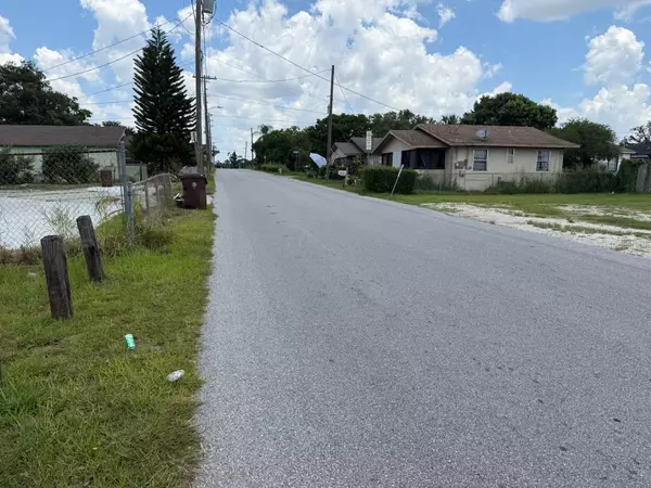 Haines City, FL 33844,1702 DR MARTIN L KING JR WAY