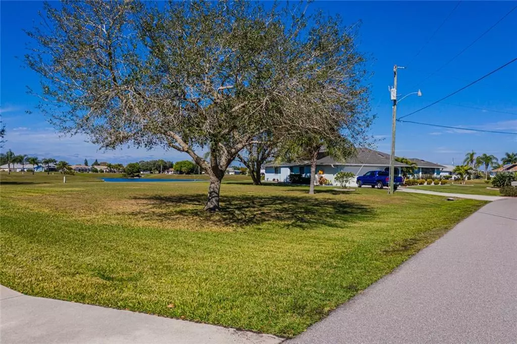 Punta Gorda, FL 33983,2263 OBERON LN