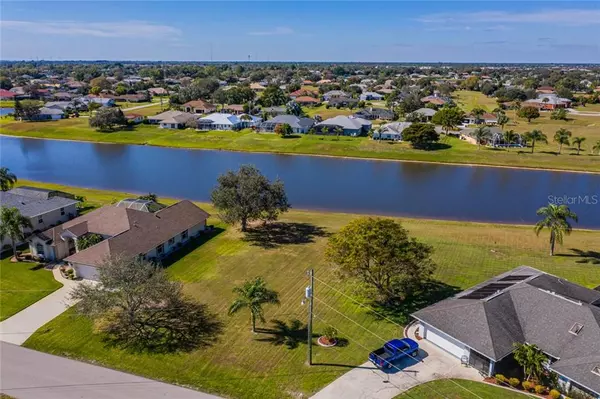 Punta Gorda, FL 33983,2263 OBERON LN