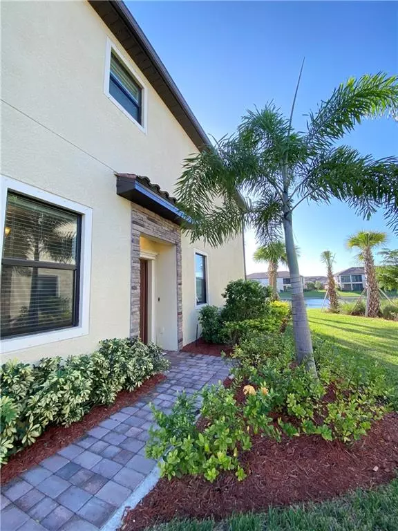 Venice, FL 34293,20246 LAGENTE CIR