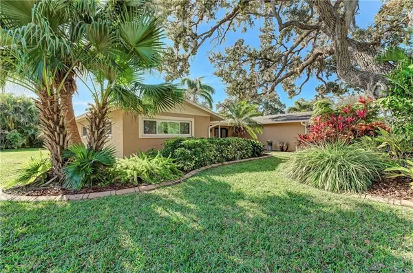 Sarasota, FL 34231,7641 SANDALWOOD WAY