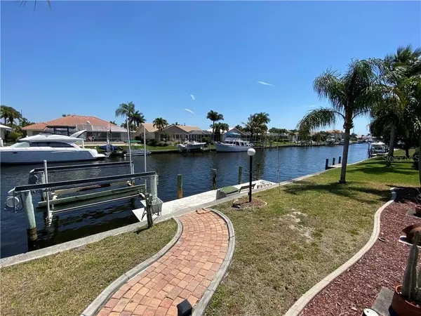 Punta Gorda, FL 33950,214 COLONY POINT DR