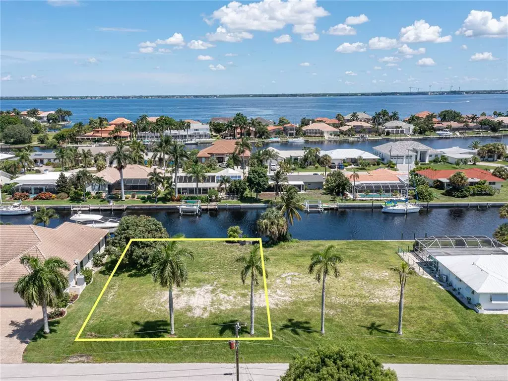 Punta Gorda, FL 33950,2210 BAYVIEW RD