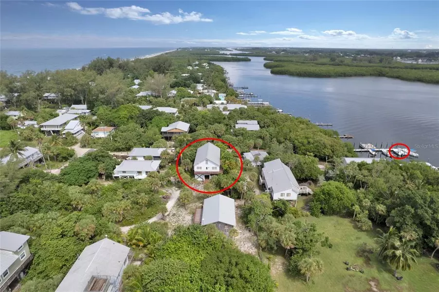 8654 WHARF AVE, Placida, FL 33946